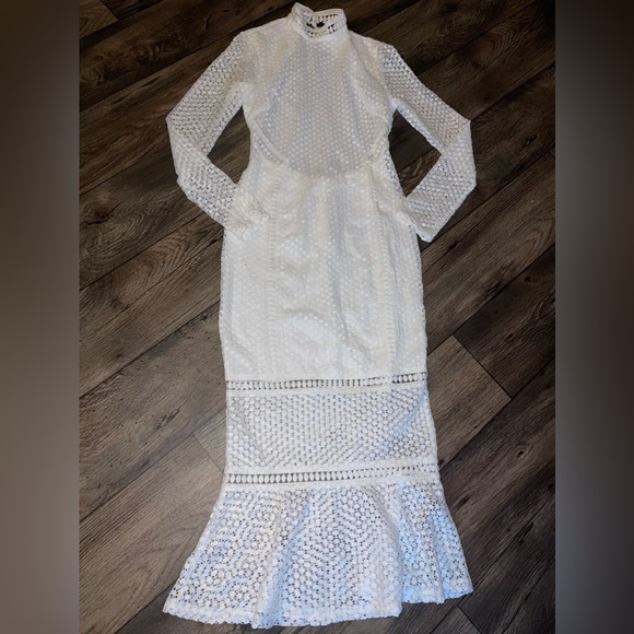 NWOT PLT White Embroidered Lace Long Sleeved Backless Bodycon Midi Dress - Picture 5 of 16